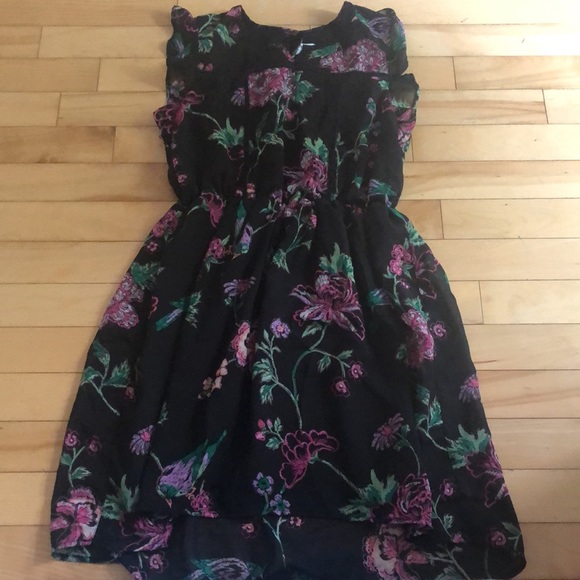 Im selling clothes that I don’t wear anymore ( I am sorry I speak french haha). - Picture 7 of 8